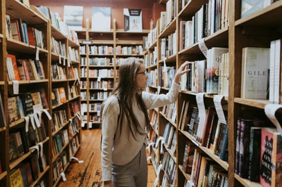10-essential-branded-items-for-student-orientation-campus-library-tour