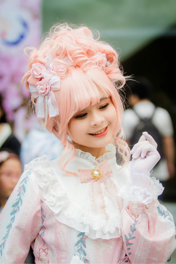 Someone in Harajuku dressed in Kawaii fashion.