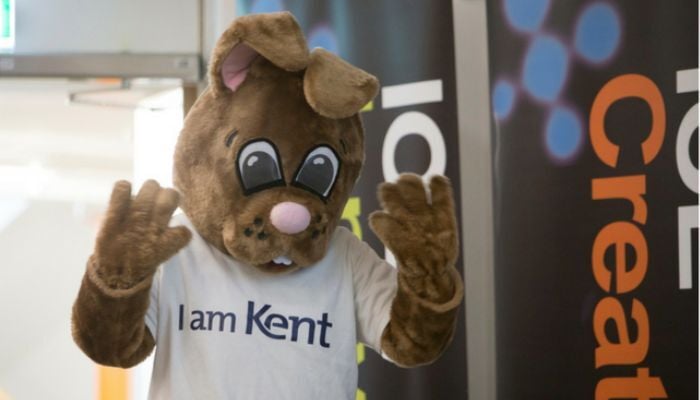 The Univeristy of Kent's bunny mascot wearing a branded t-shirt with the words, "I am Kent" on it. 